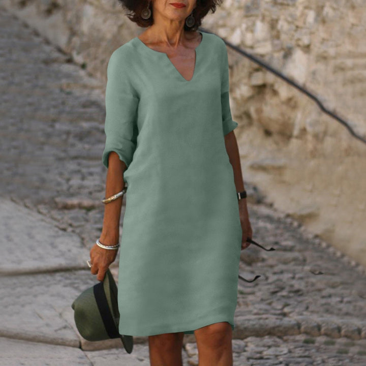 Madelon -  Elegante jurk met V-hals